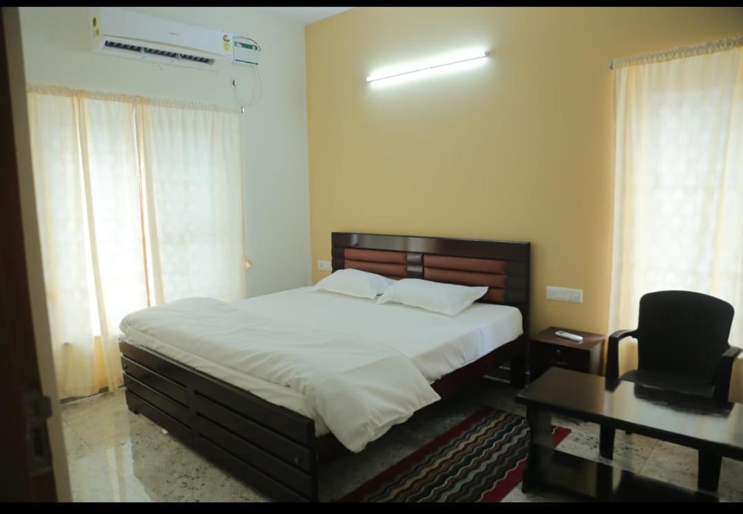 S V Home Stay Tirupati Kültér fotó